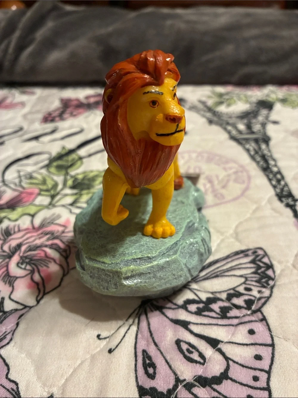 Disney The Lion King Yellow Lion Aquarium Ornament